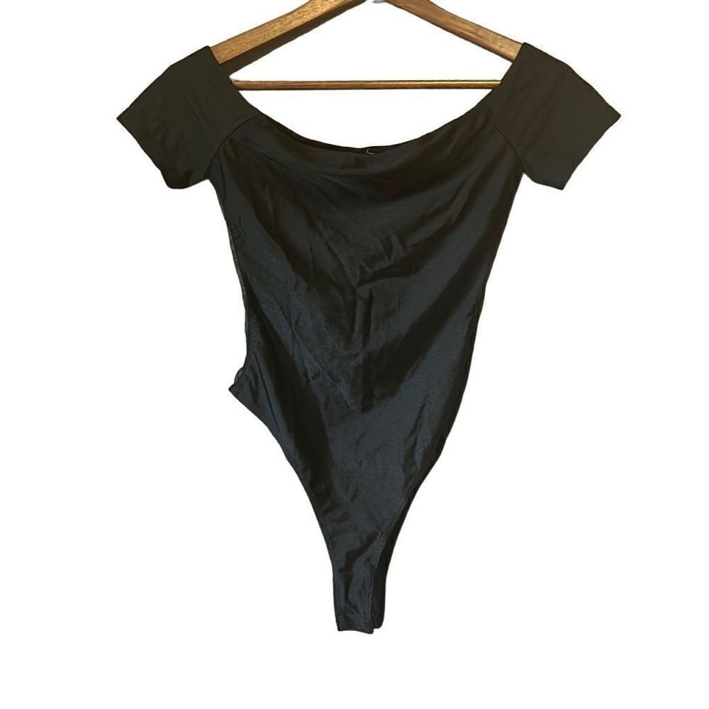 Forever 21 Bodysuit Womens Small‎ Black Excellent Off Shoulder Mesh Panel